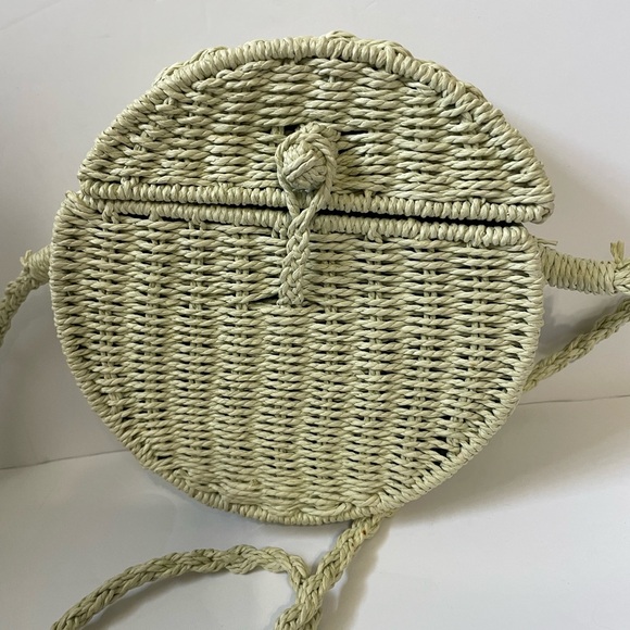 3 AM FOREVER women’s round green crossbody, fabric interior - Picture 10 of 17